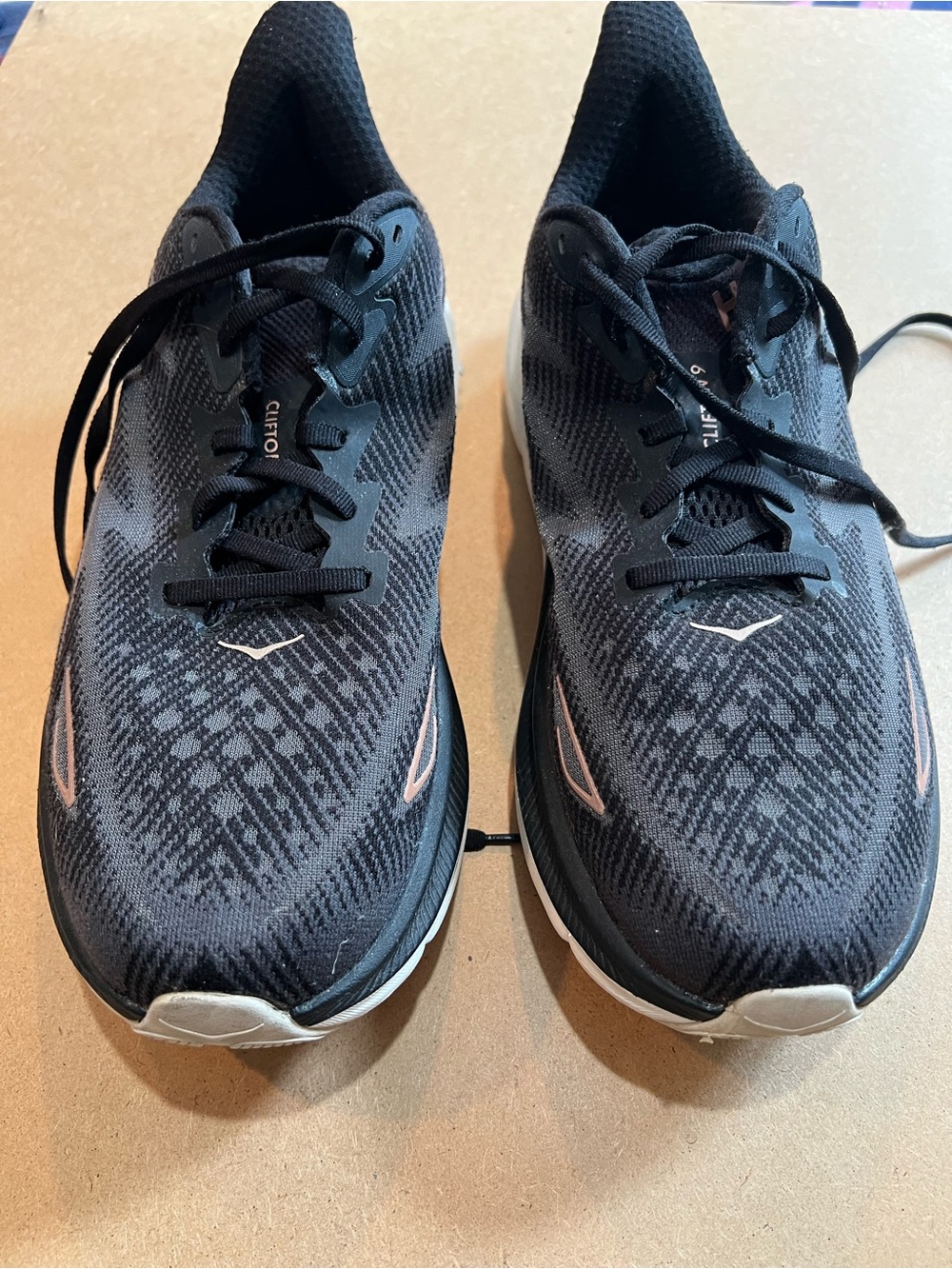 HOKA- Women’s Clifton 9